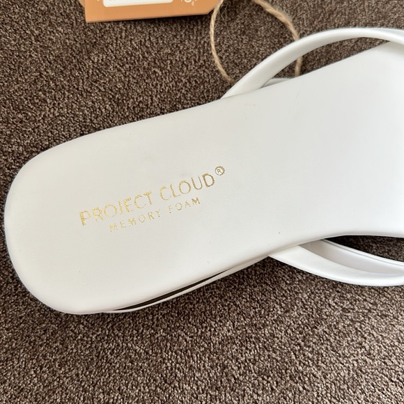 Vegan Leather Memory Foam White Sandals - Picture 6 of 6